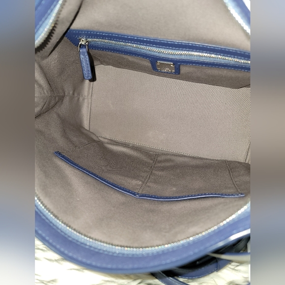 Rare MCM Calfskin Leather Ottomar Medium Klara Embossed Hobo Navy Blue - Picture 10 of 13